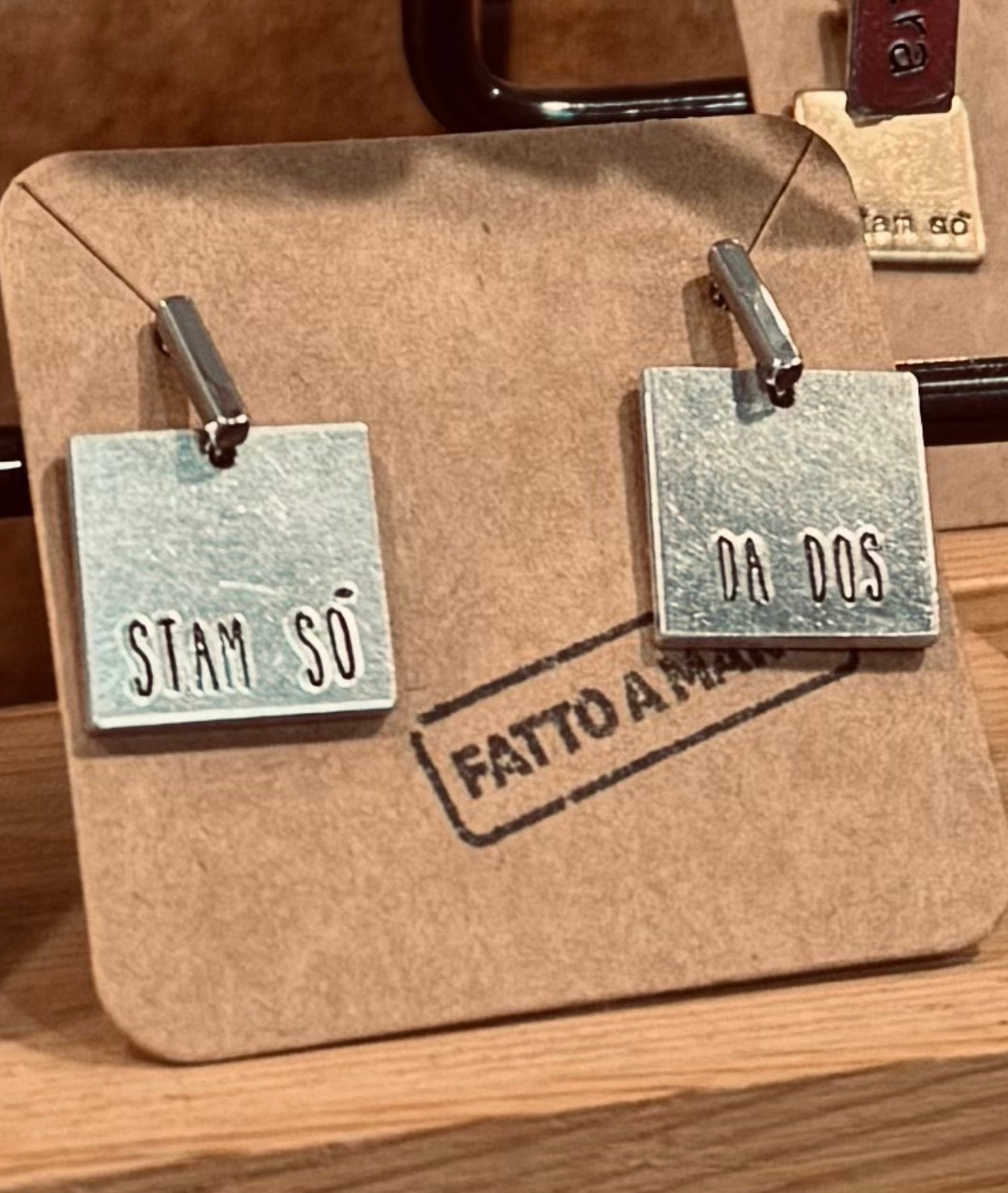 Orecchini "Stam so da dos"