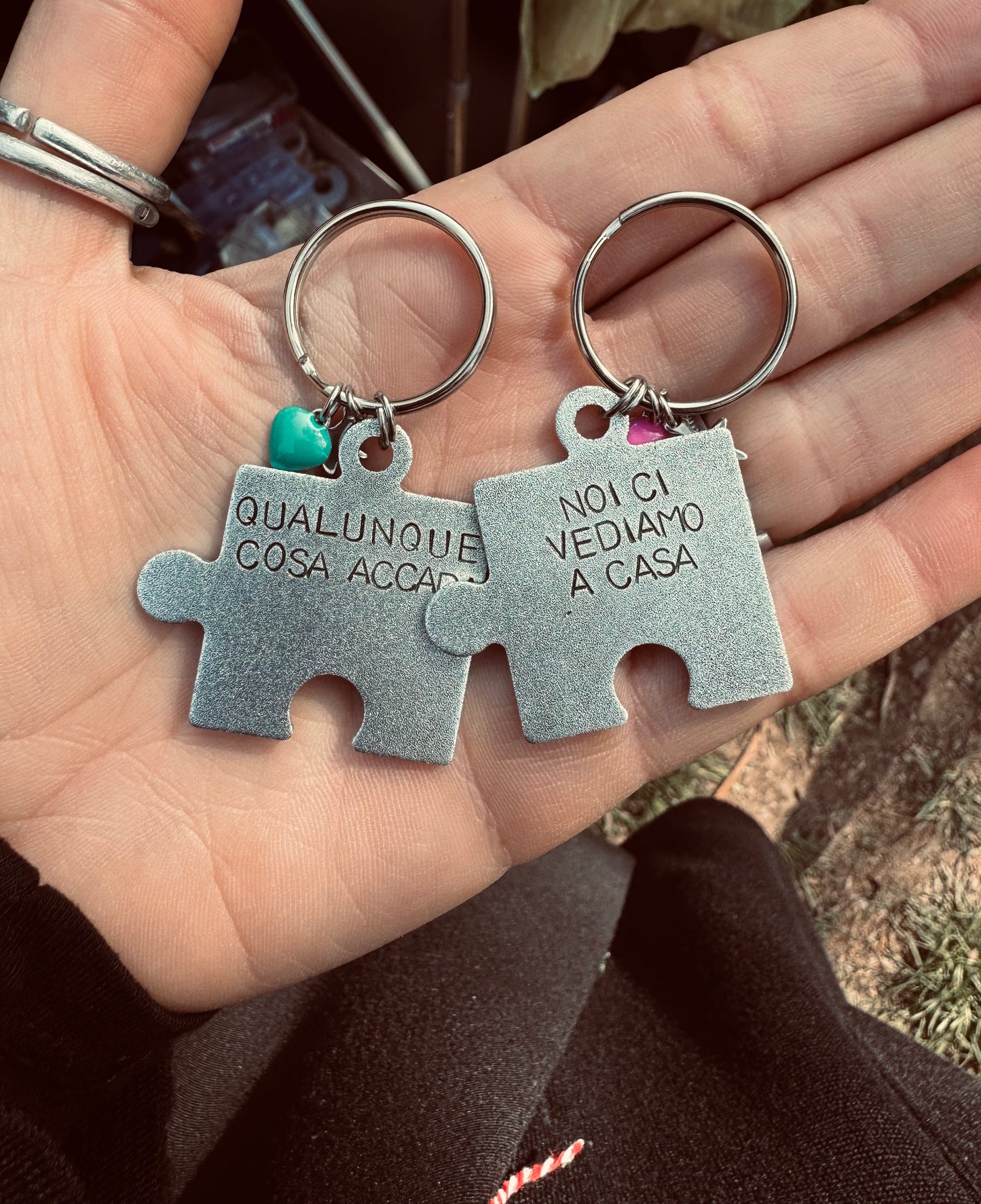 Coppia di portachiavi "Noi ci vediamo a casa"